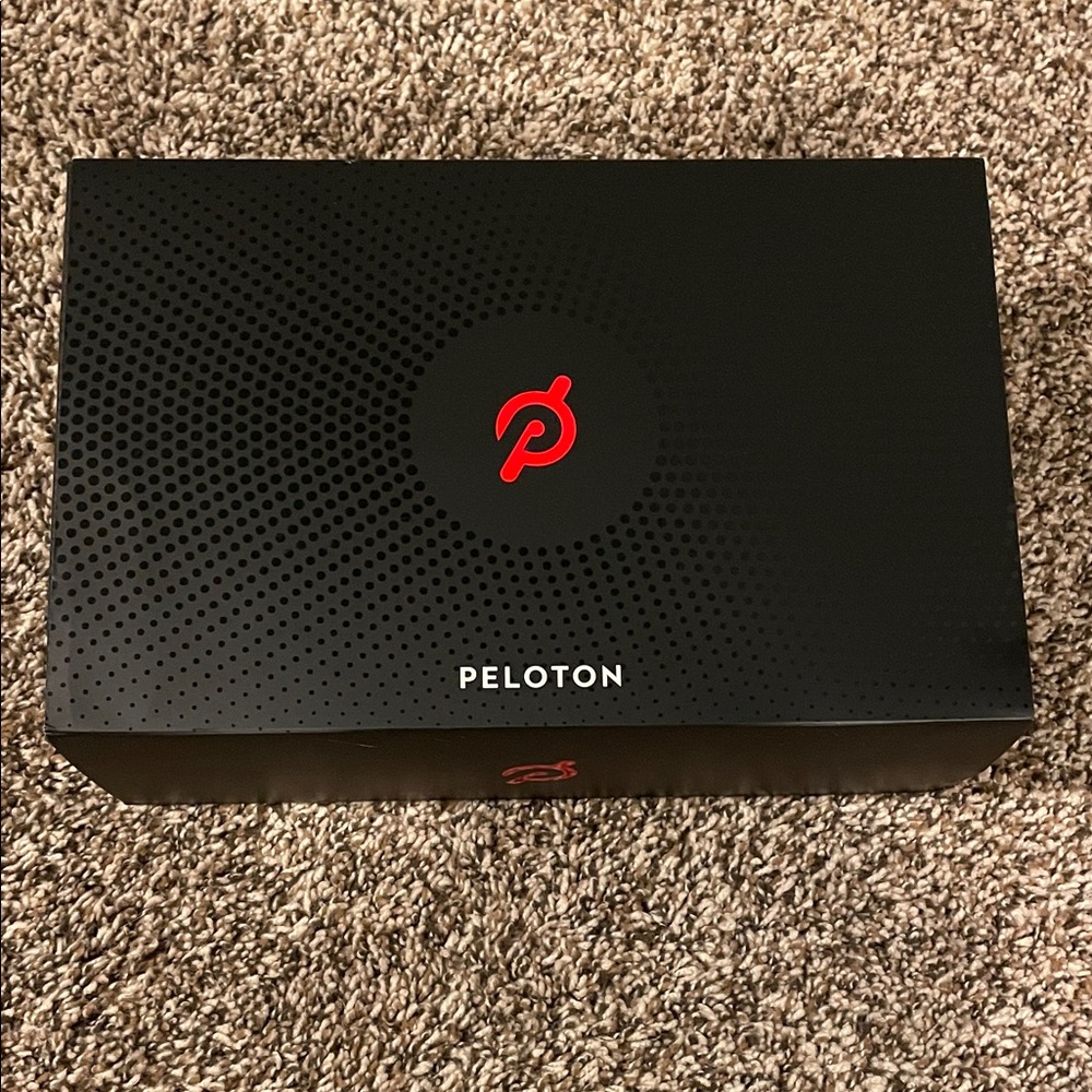 Peloton cycling women’s size 38 NEW